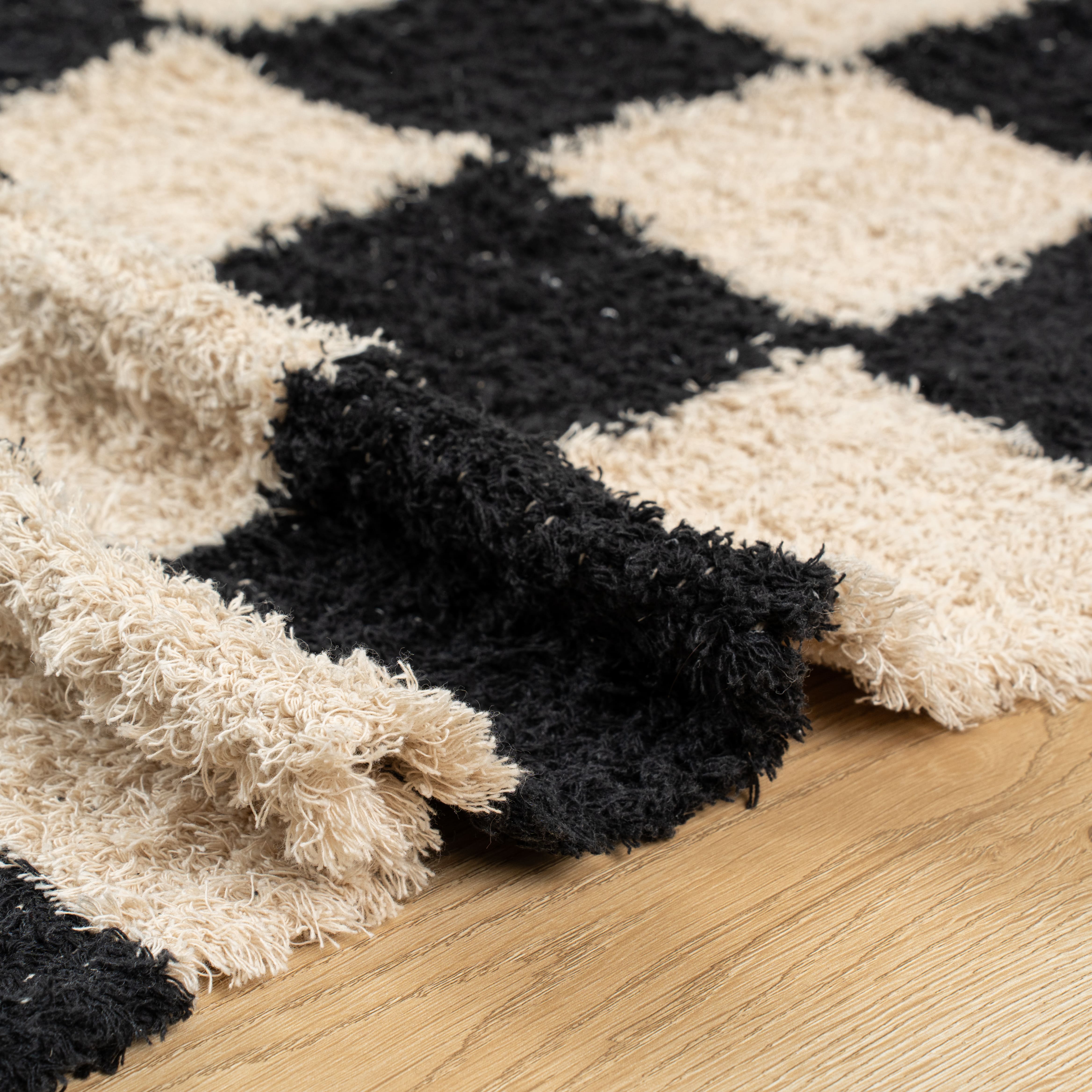 Noir Blanc Area Rug