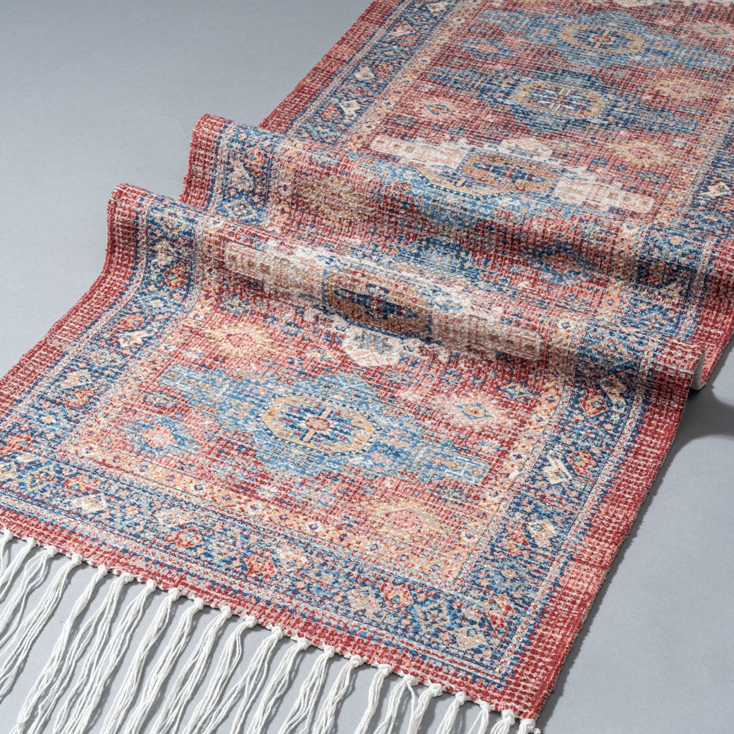 Traditional Treasures Table Runner - Gift Set