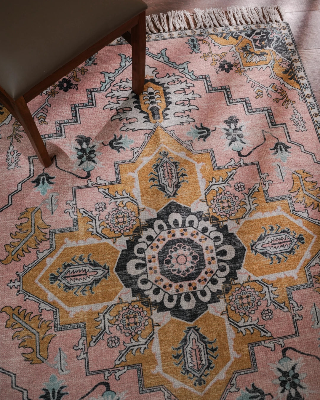 Grand Ornate Area Rug